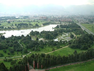 Un oasis dentro de la urbe, alrededores de los apartamentos